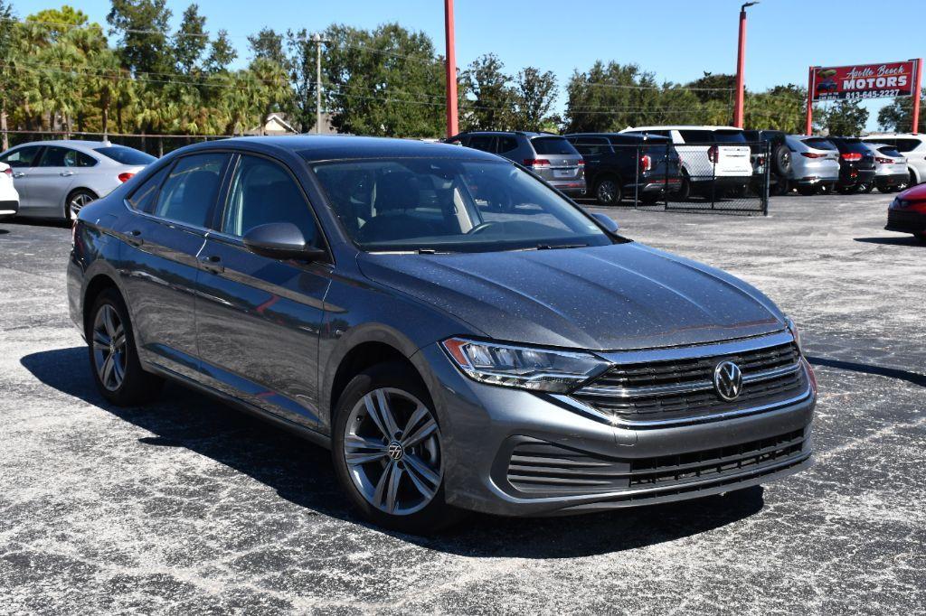 2024 Volkswagen Jetta SE's photo