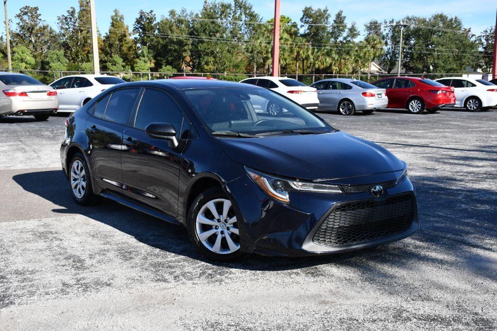 2022 Toyota Corolla LE's photo