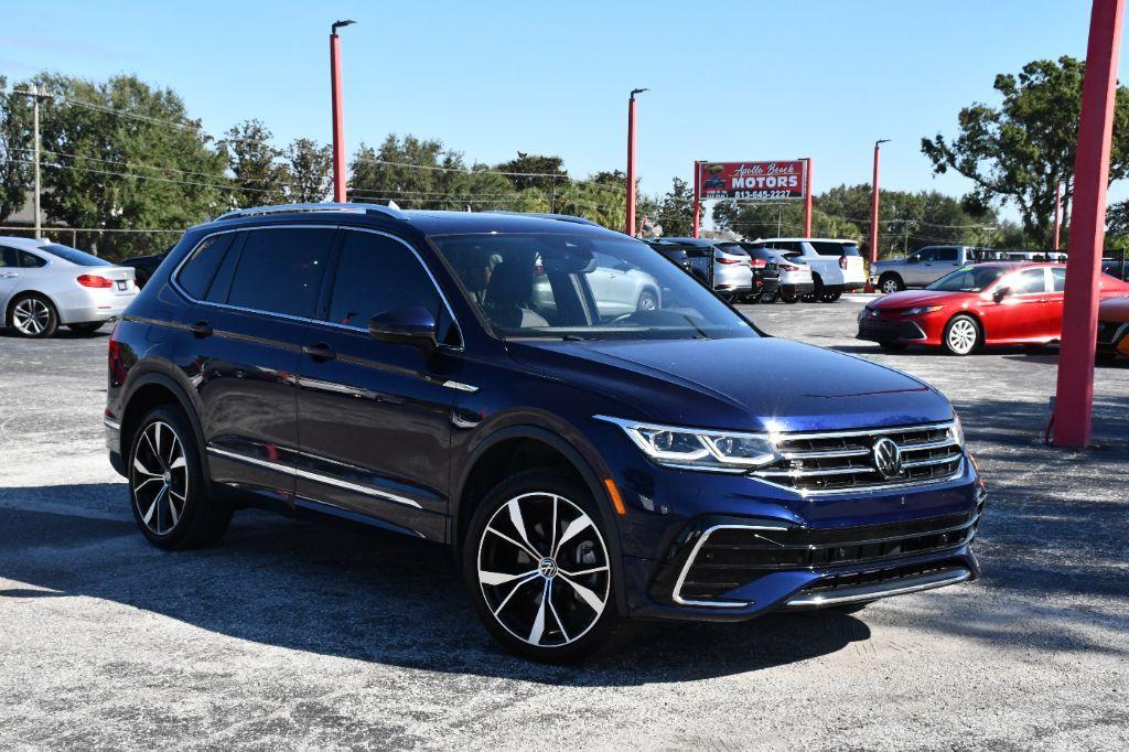 2022 Volkswagen Tiguan SEL R-LINE's photo