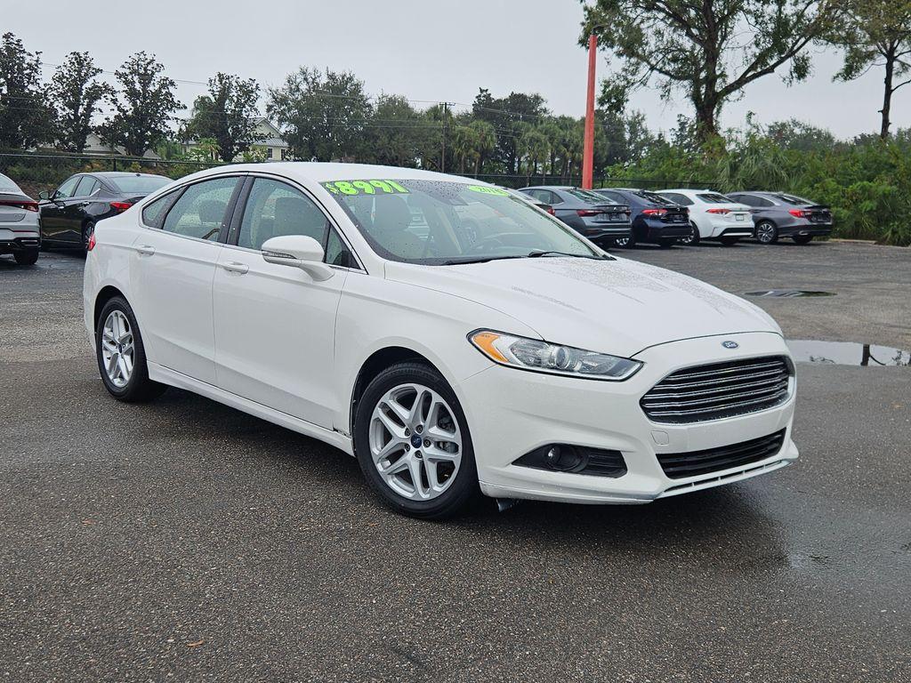 2015 Ford Fusion SE's photo