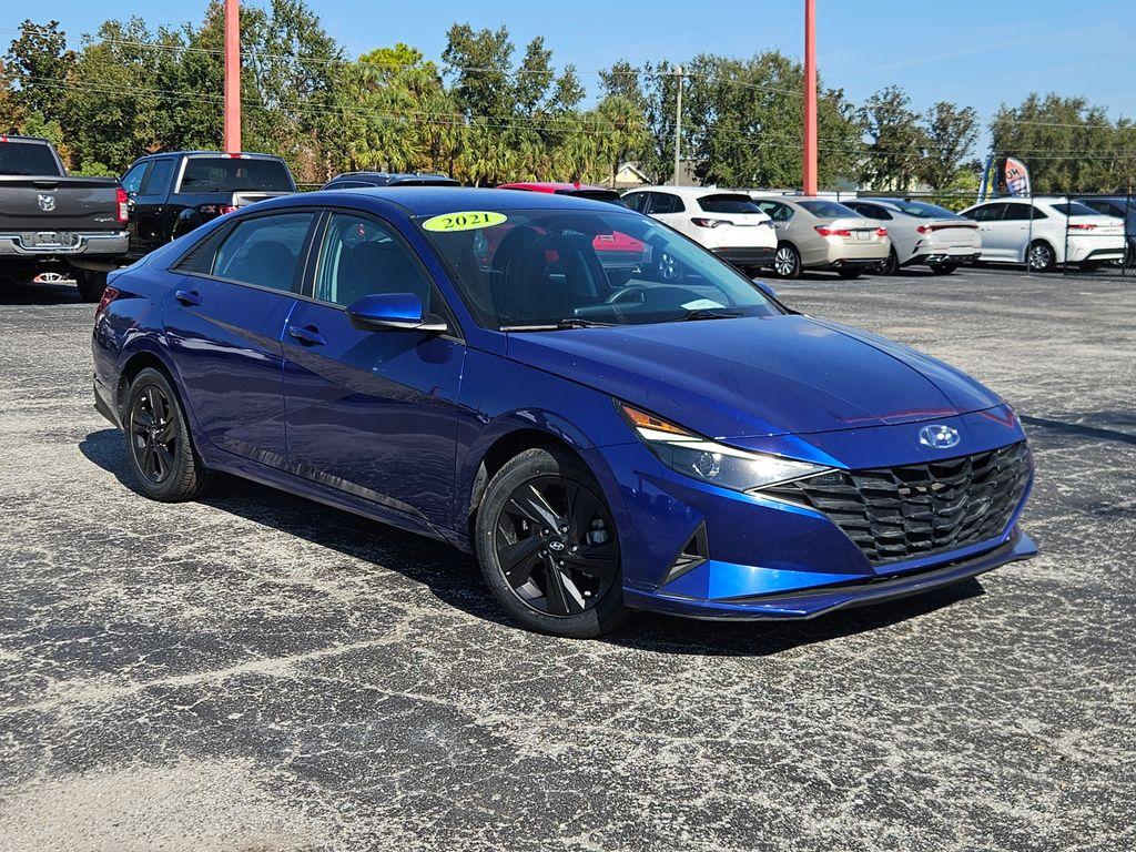 2021 Hyundai Elantra SEL's photo