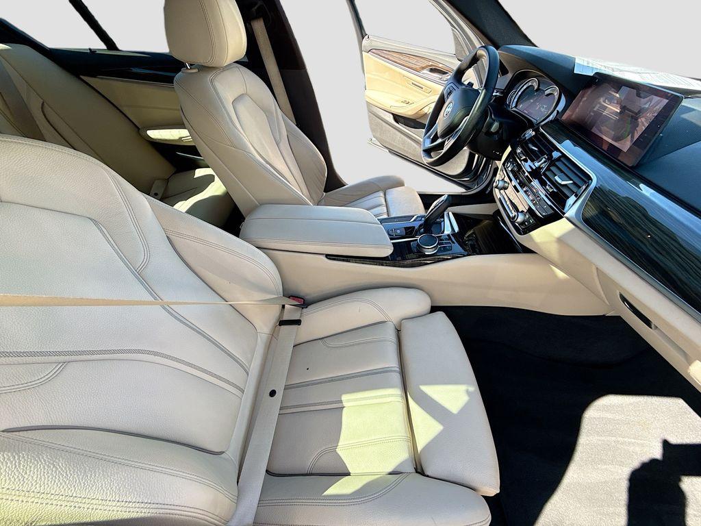 2019 BMW 5 Series 530i - Photo 29