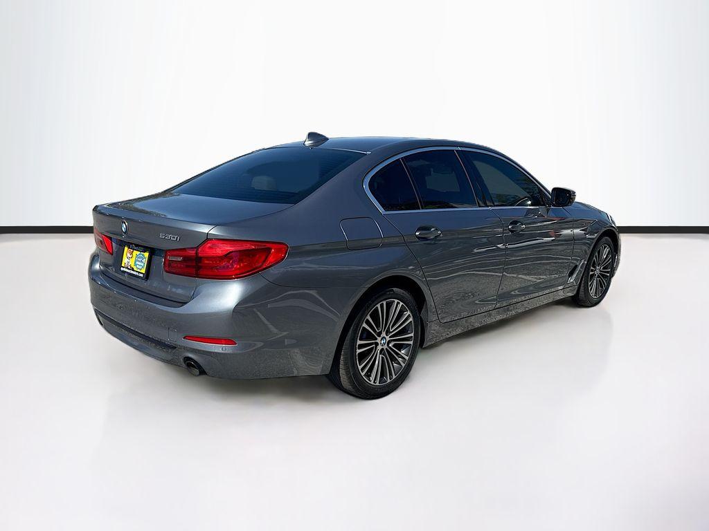 2019 BMW 5 Series 530i - Photo 7