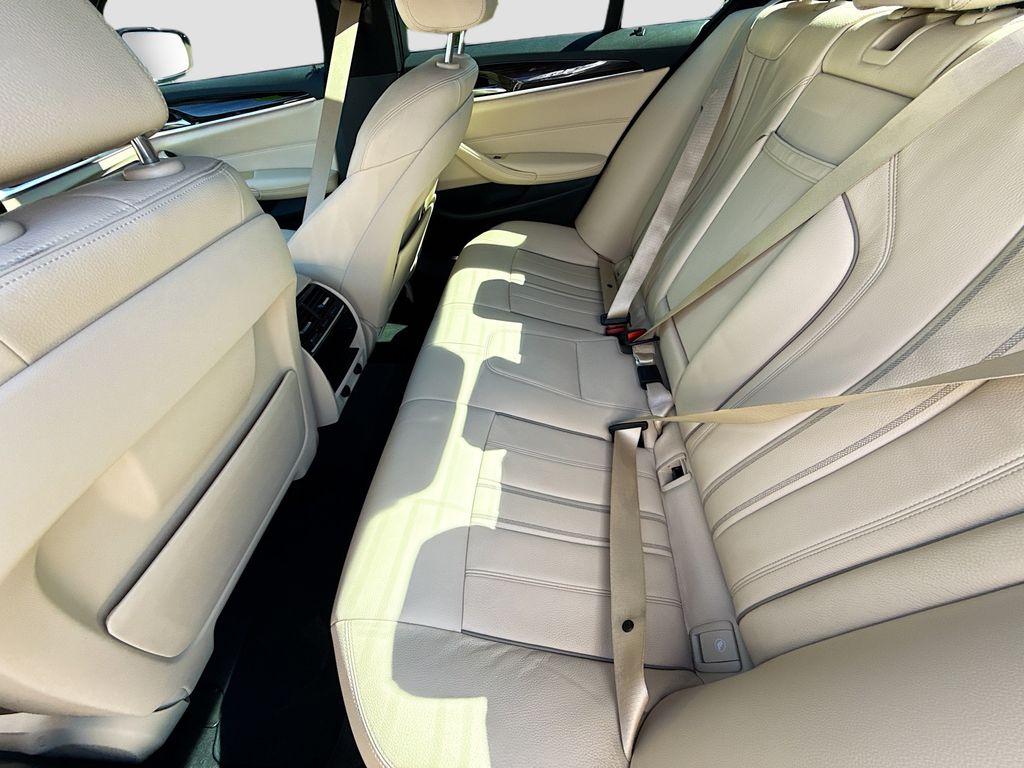 2019 BMW 5 Series 530i - Photo 25