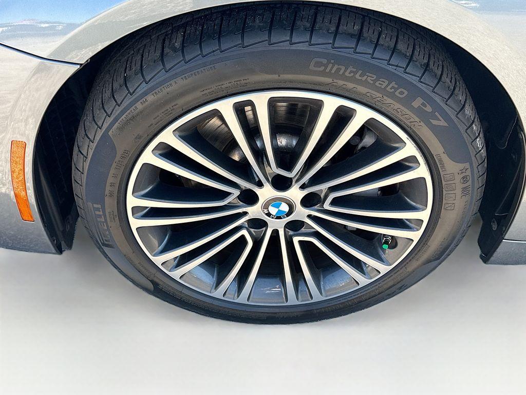 2019 BMW 5 Series 530i - Photo 32
