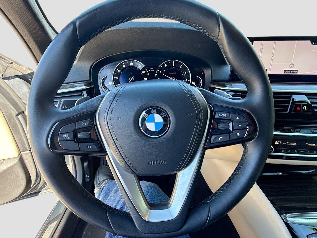 2019 BMW 5 Series 530i - Photo 11