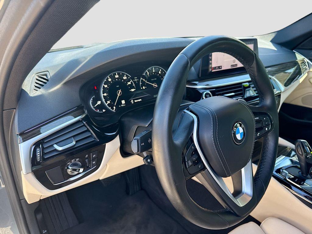 2019 BMW 5 Series 530i - Photo 9
