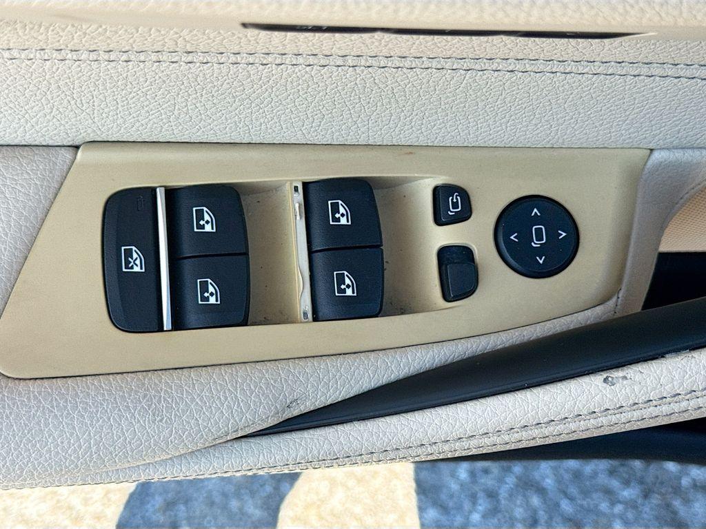 2019 BMW 5 Series 530i - Photo 18