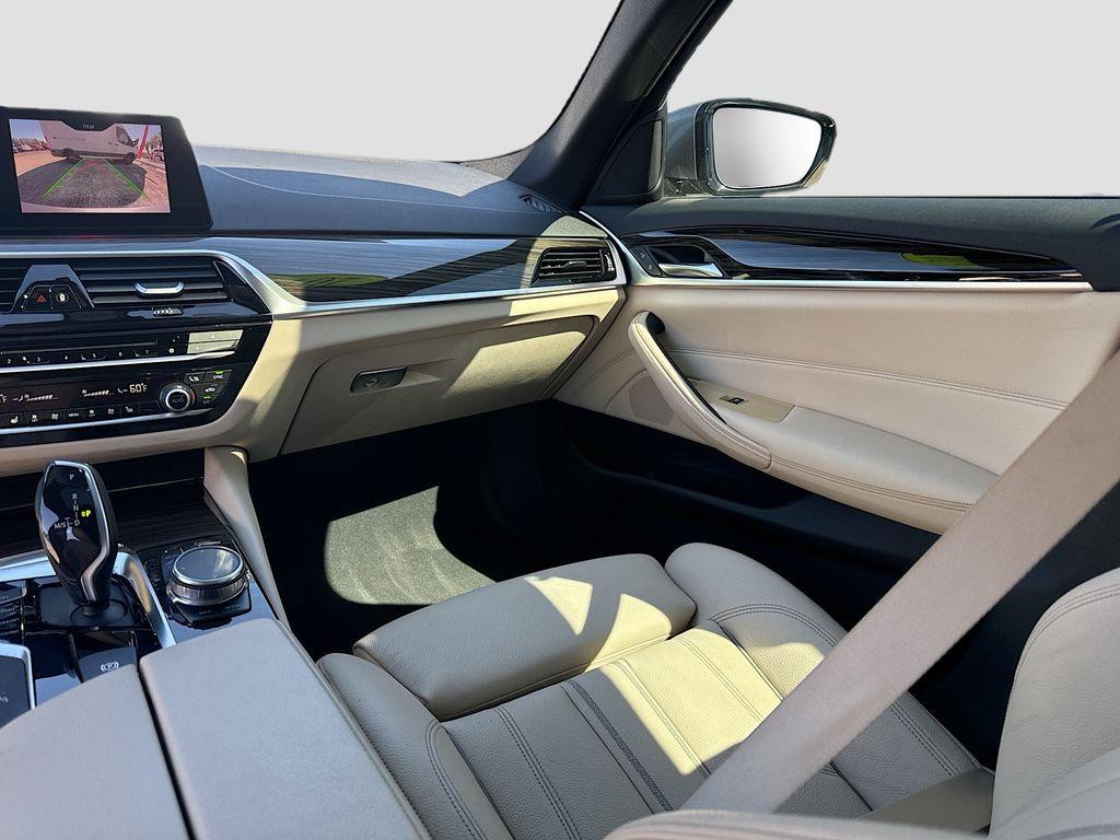 2019 BMW 5 Series 530i - Photo 24