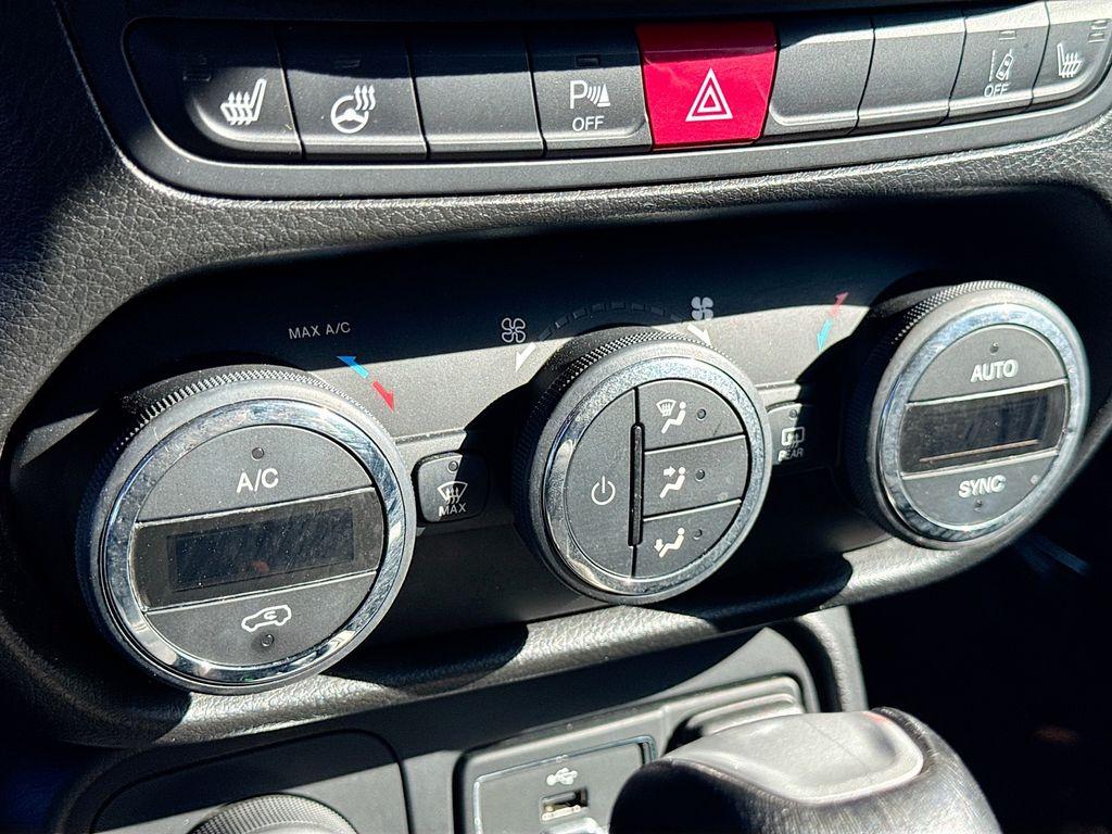 2016 Jeep Renegade Limited - Photo 16